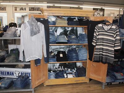 Innenansicht Jeans & Basics